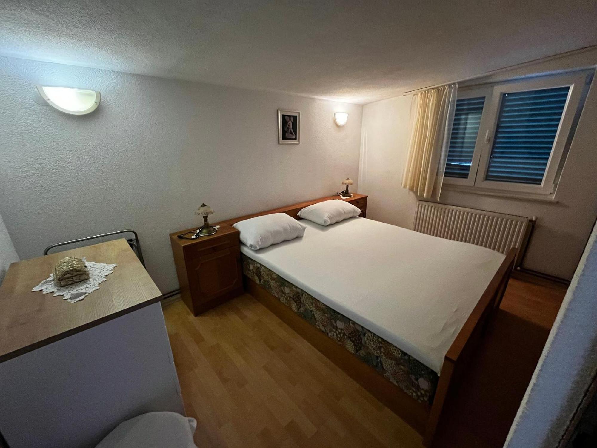 Apartment And Rooms Ruza Трогір Екстер'єр фото