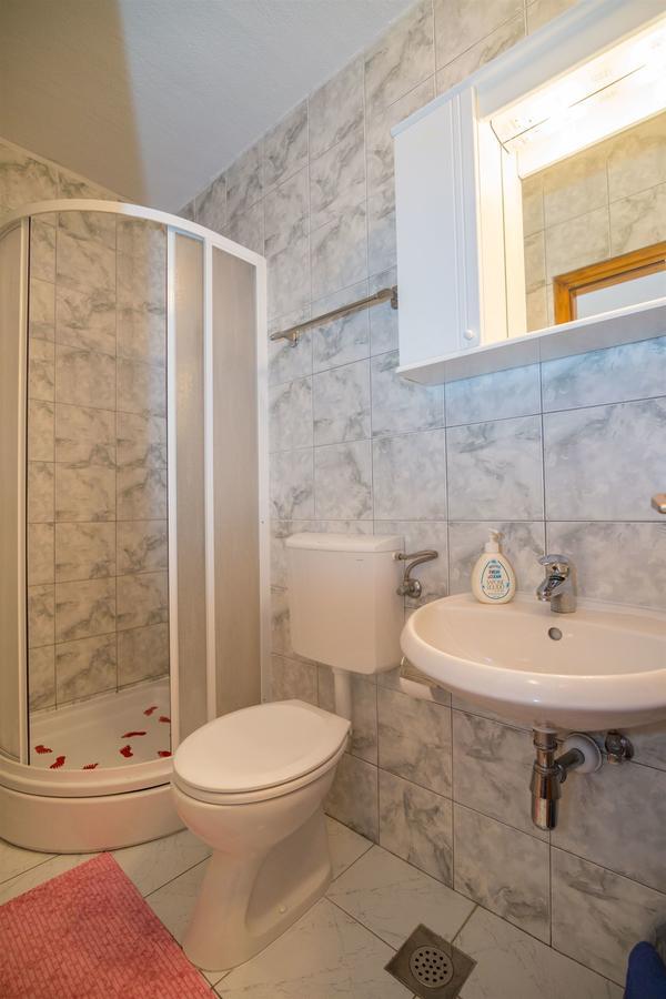Apartment And Rooms Ruza Трогір Екстер'єр фото