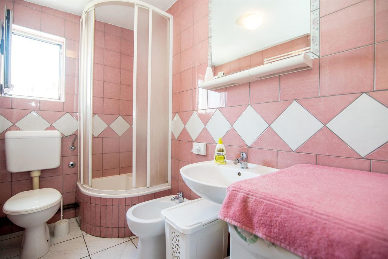 Apartment And Rooms Ruza Трогір Екстер'єр фото